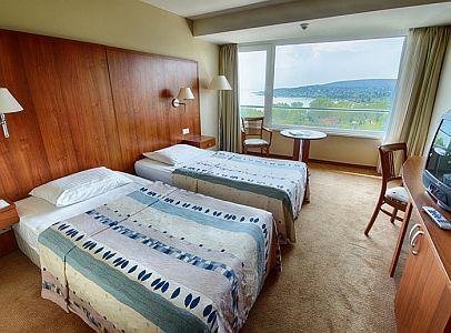 4* Hotel Bal Resort's elegant hotel room in Balatonalmadi