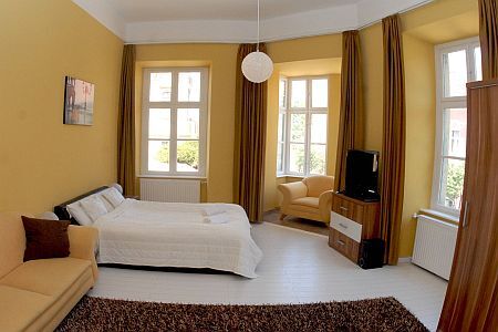 Hotels and apartments in Papa - Arany Griff Hotel - cheap hotel room in Papa