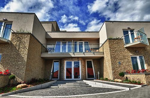 Hotel Zenit Vonyarcvashegy -  Entrance of the wellness hotel