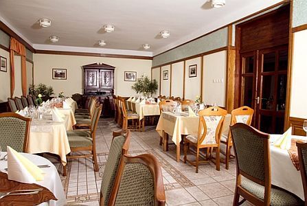 Restaurant of Swiss Lodge Pension in Nyiregyhaza with panoramic view to Sosto-Lake