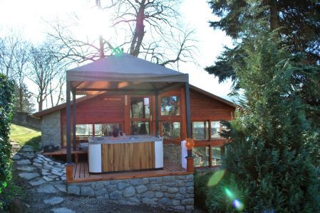 Outdoor jacuzzi in the garden of Hotel Var in Visegrad - wellness hotel in Visegrad