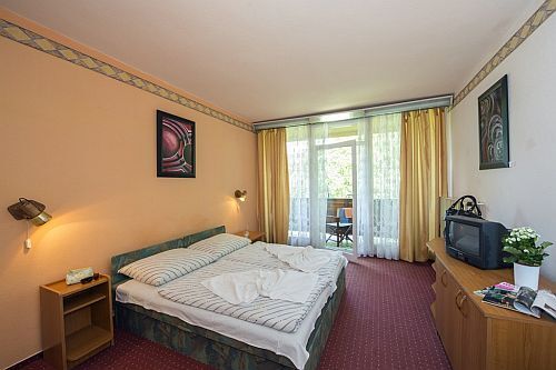 Hotel Familia Balatonboglar - double room with balcony